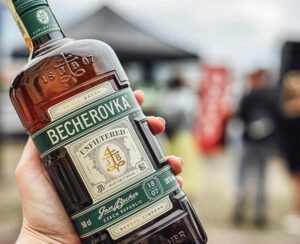 Чешская настойка Becherovka Чешская настойка Becherovka
